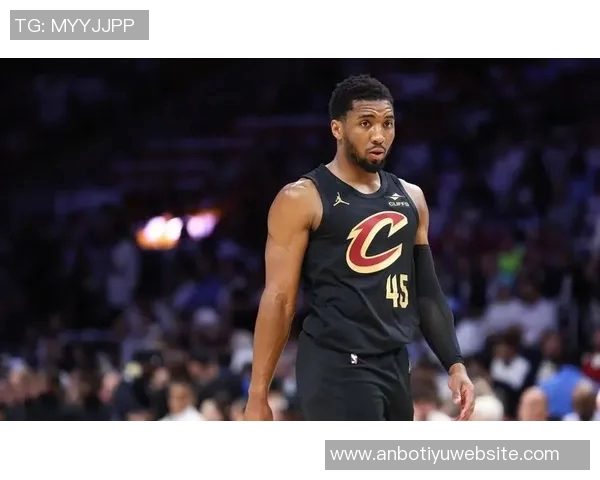 米切尔状态低迷上半场仅得5分6助攻表现令人失望